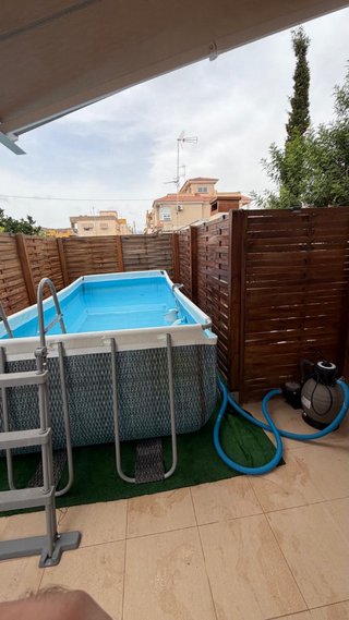 Piscina con depuradora de arena