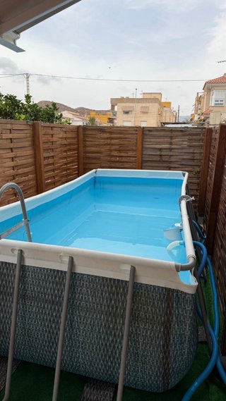 Piscina con depuradora de arena
