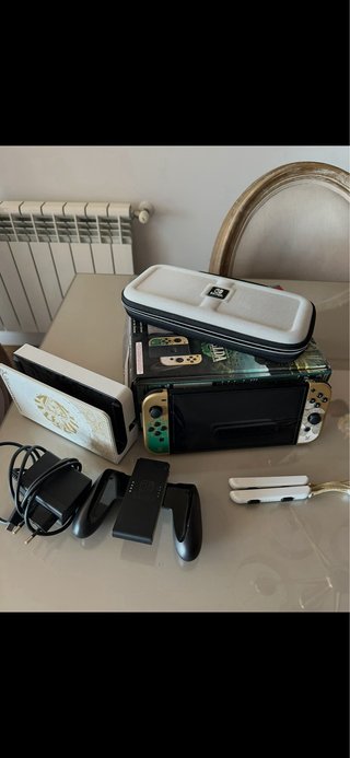 Nintendo Switch OLED Edizione Zelda TOTK