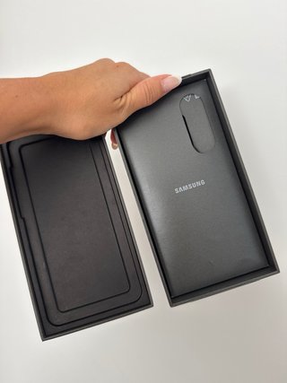 Caja Samsung Galaxy S25 FE Jet Black
