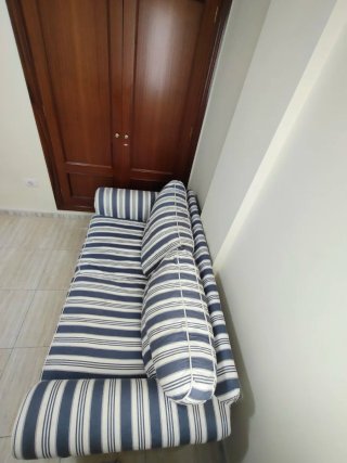 Sofá de 2 plazas a rayas