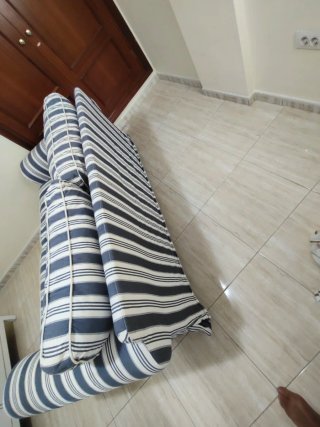 Sofá de 2 plazas a rayas