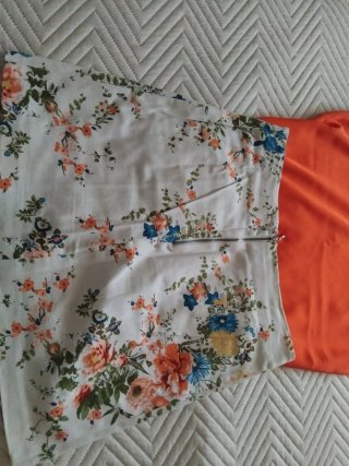 Falda floral multicolor