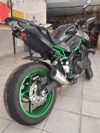 Kawasaki Z900 2023 Negra/Verde
