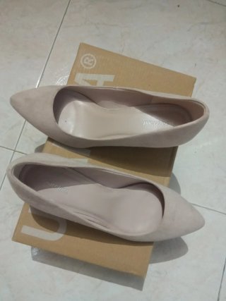Zapatos de tacón beige