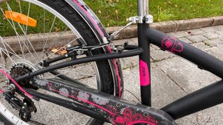 Bicicleta infantil B'Twin 24" con cesta y accesori