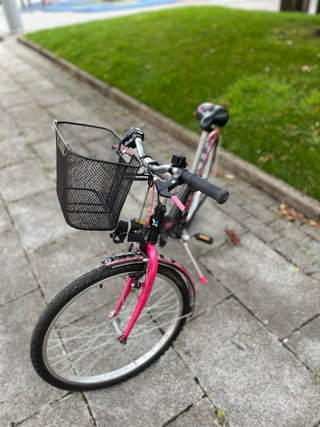 Bicicleta infantil B'Twin 24" con cesta y accesori