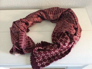 Foulard estampado floral y otros. 19,62€ unidad
