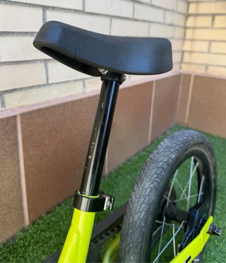Bicicleta Strider 14x con pedales