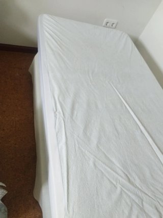 En Oviedo,Cama 90cm con canapé de un cajon  .