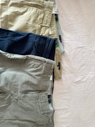 Pantalones de hombre varios colores.