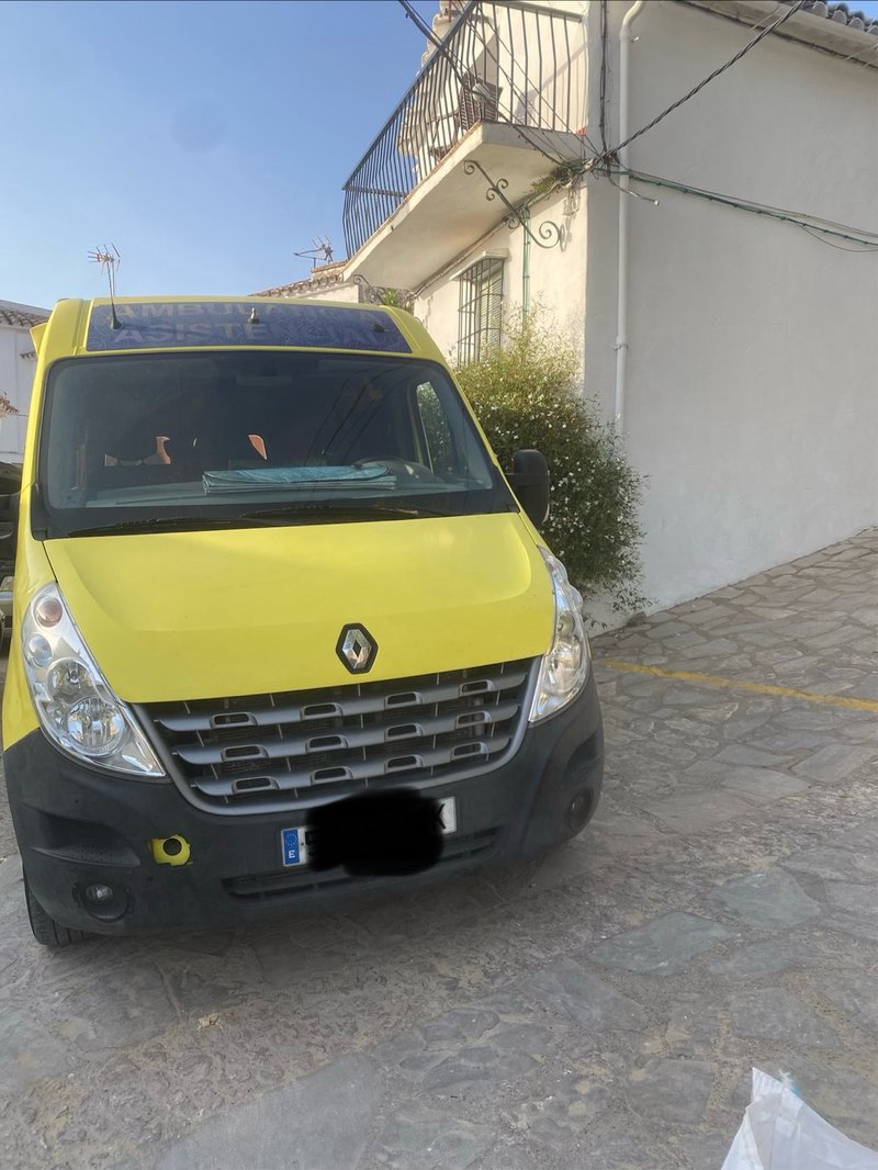renault master ex ambulancia - foto 1