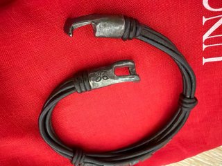 Pulsera UNO de 50 Cuero y Metal
