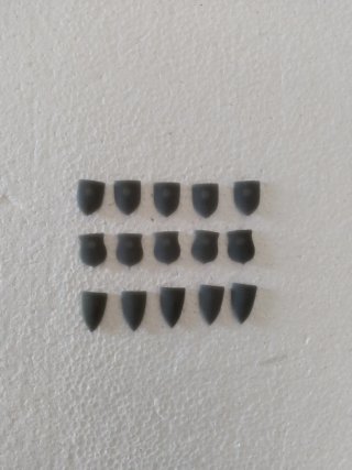 15 Escudos