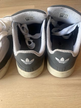 Lote 2 pares zapatillas Nike y Adidas