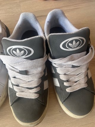 Lote 2 pares zapatillas Nike y Adidas