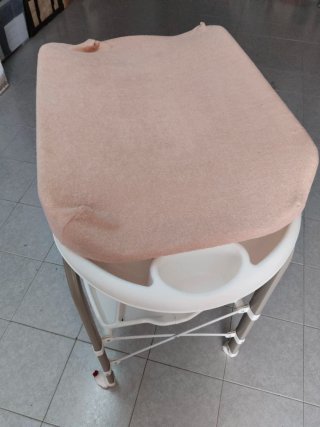 Bañera-cambiador bebé plegable. En perfecto estado