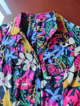 Vestido estampado tropical talla M