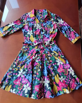 Vestido estampado tropical talla M