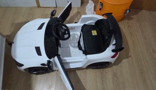 Coche Mercedes-AMG GT R infantil