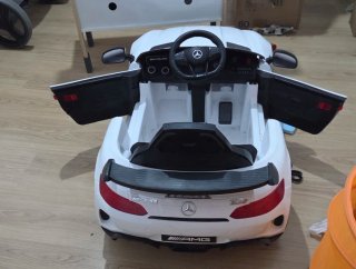 Coche Mercedes-AMG GT R infantil