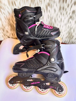 Patines Infantiles Negros y Rosas