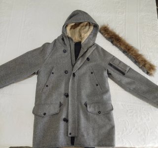 Abrigo Parka caballero gris y negro