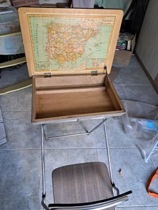 Pupitre madera antiguo para manualidades