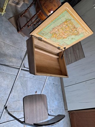 Pupitre madera antiguo para manualidades