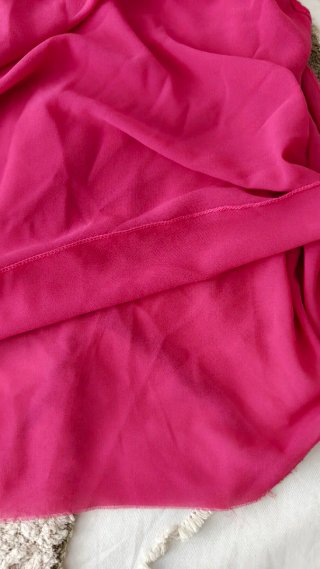 Blusa rosa con encaje