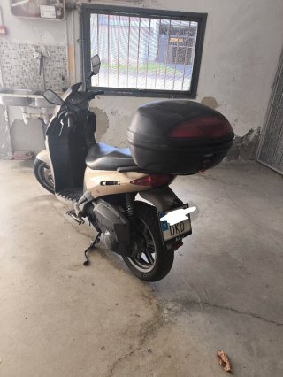 Aprilia Sport City Beige/Negro 125