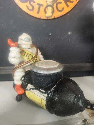 Figura Michelin de hierro fundido.