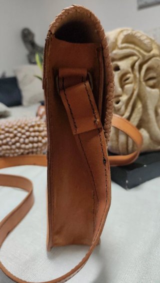 Bolso artesanal de cuero
