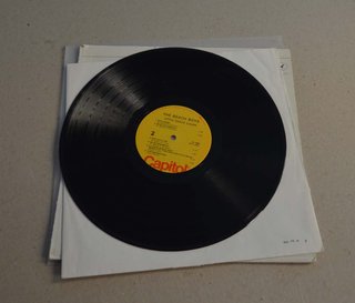 THE BEACH BOYS "LITTLE DEUCE COUPE" (LP VINILO)