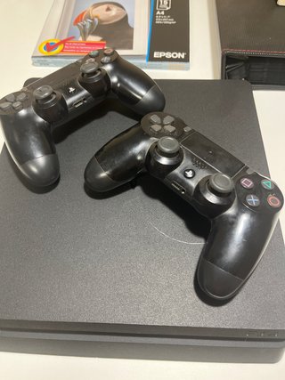 PS4 (PlayStation 4) con 2 mandos