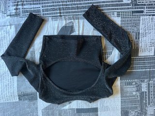 Top Bershka negro brillante manga larga