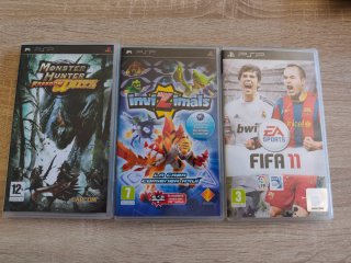 Pacchetto 3 Giochi PSP: Monster Hunter, FIFA, Invizimals