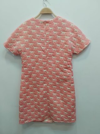 Vestido Minueto Estampado Caballos Rosa