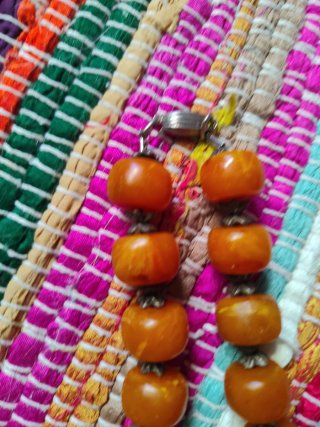 Collana con perle color ambra