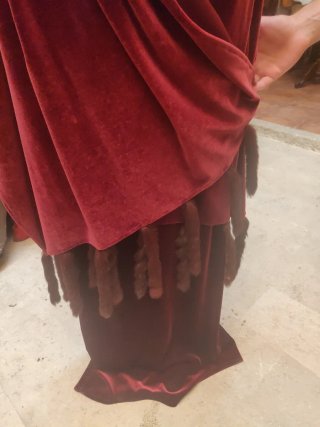 Vestido largo de terciopelo burdeos