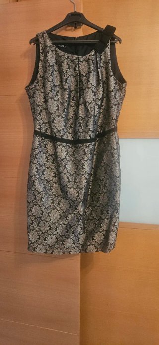 Vestido de fiesta plateado y negro