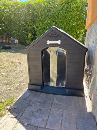 Caseta y cojín perro grande Curver negra