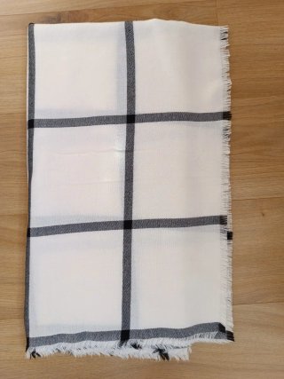 Fular H&M Cuadros Blanco y Negro
