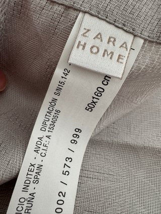 Lote Camino Mesa y 4 servicios Zara Home Gris.