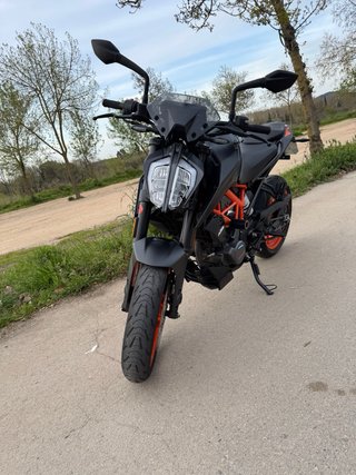 KTM Duke 125 2021 Negra Naranja