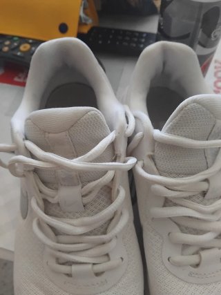 Scarpe da tennis Lacoste donna 37-38 e Nike 38 a 50€