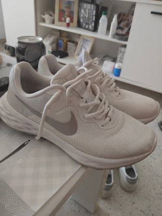 Scarpe da tennis Lacoste donna 37-38 e Nike 38 a 50€