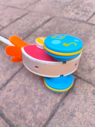 Hape Lilly juguete musical de arrastre