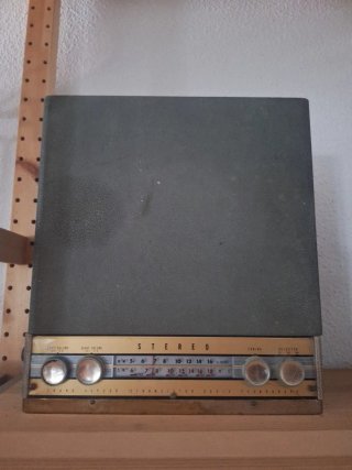 Giradischi radio portatile 1960