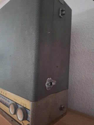 Giradischi radio portatile 1960